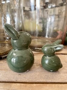 Hare agda grön porslin 2-set Mitt & Ditt
